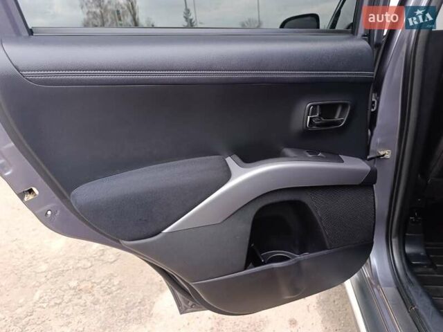 Серый Мицубиси Аутлендер ХЛ, объемом двигателя 2.3 л и пробегом 289 тыс. км за 10333 $, фото 32 на Automoto.ua