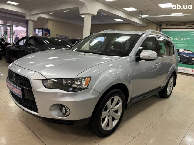 Сірий Міцубісі Аутлендер ХЛ, об'ємом двигуна 0 л та пробігом 182 тис. км за 10800 $, фото 2 на Automoto.ua