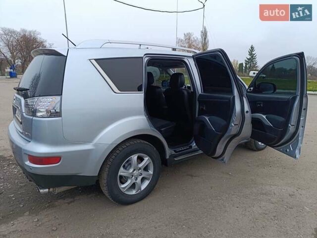 Серый Мицубиси Аутлендер ХЛ, объемом двигателя 2 л и пробегом 209 тыс. км за 9555 $, фото 14 на Automoto.ua