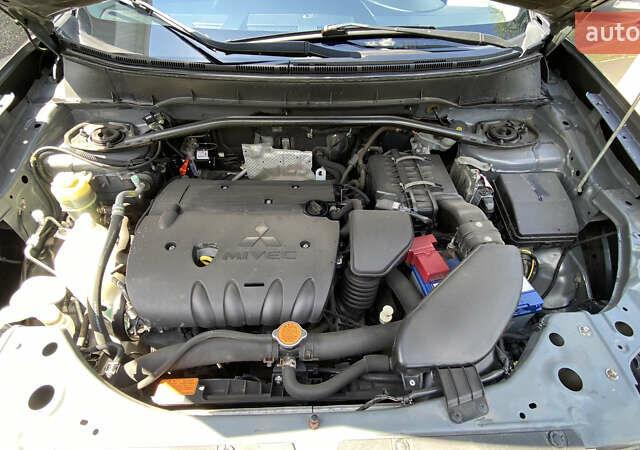 Сірий Міцубісі Аутлендер ХЛ, об'ємом двигуна 2.4 л та пробігом 126 тис. км за 11200 $, фото 25 на Automoto.ua