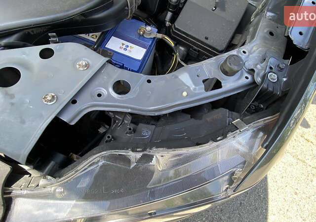 Сірий Міцубісі Аутлендер ХЛ, об'ємом двигуна 2.4 л та пробігом 126 тис. км за 11200 $, фото 28 на Automoto.ua