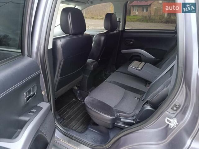 Серый Мицубиси Аутлендер ХЛ, объемом двигателя 2.3 л и пробегом 289 тыс. км за 10333 $, фото 33 на Automoto.ua