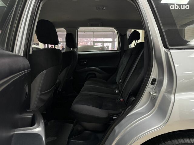 Сірий Міцубісі Аутлендер ХЛ, об'ємом двигуна 0 л та пробігом 182 тис. км за 10800 $, фото 6 на Automoto.ua