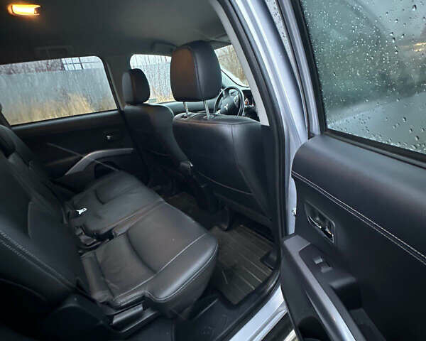 Сірий Міцубісі Аутлендер ХЛ, об'ємом двигуна 2.2 л та пробігом 259 тис. км за 11500 $, фото 16 на Automoto.ua