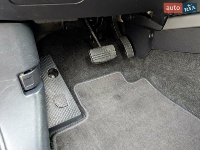 Серый Мицубиси Аутлендер ХЛ, объемом двигателя 2.2 л и пробегом 266 тыс. км за 11250 $, фото 45 на Automoto.ua