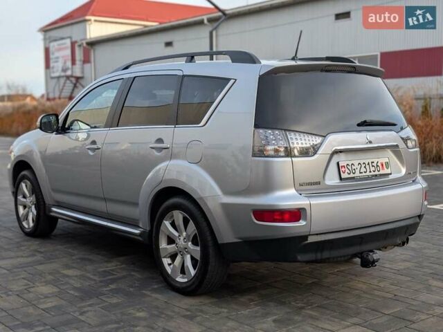 Сірий Міцубісі Аутлендер ХЛ, об'ємом двигуна 2.2 л та пробігом 266 тис. км за 11250 $, фото 10 на Automoto.ua