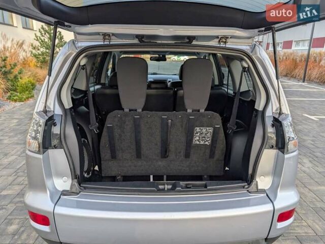 Серый Мицубиси Аутлендер ХЛ, объемом двигателя 2.2 л и пробегом 266 тыс. км за 11250 $, фото 56 на Automoto.ua