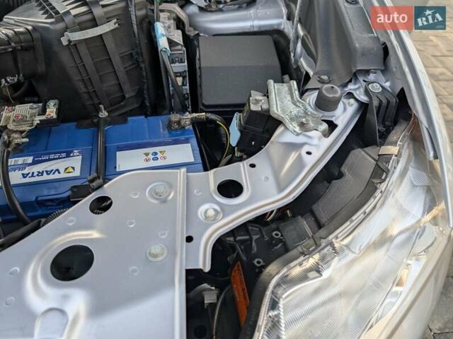 Серый Мицубиси Аутлендер ХЛ, объемом двигателя 2.2 л и пробегом 266 тыс. км за 11250 $, фото 59 на Automoto.ua