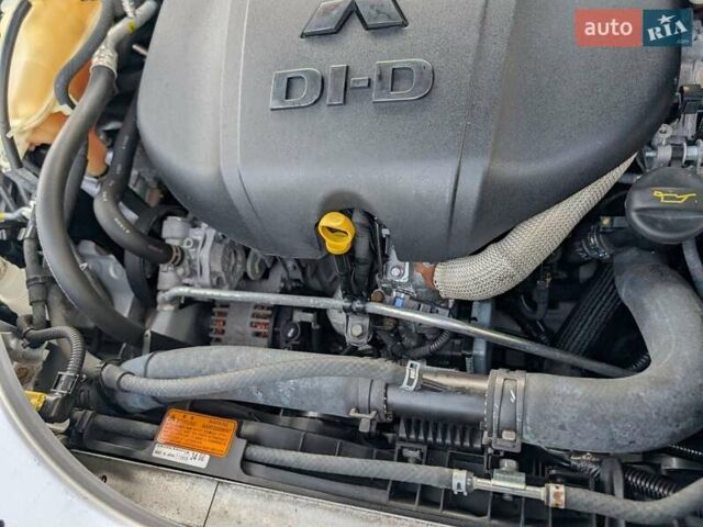 Серый Мицубиси Аутлендер ХЛ, объемом двигателя 2.2 л и пробегом 266 тыс. км за 11250 $, фото 66 на Automoto.ua