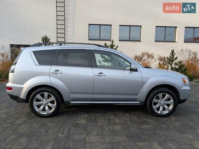 Сірий Міцубісі Аутлендер ХЛ, об'ємом двигуна 2.2 л та пробігом 266 тис. км за 11250 $, фото 13 на Automoto.ua