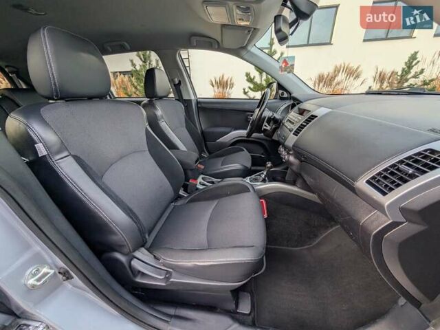 Серый Мицубиси Аутлендер ХЛ, объемом двигателя 2.2 л и пробегом 266 тыс. км за 11250 $, фото 47 на Automoto.ua