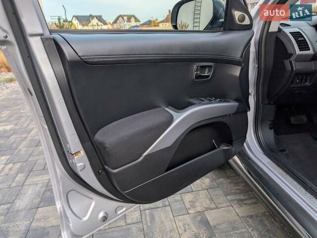 Сірий Міцубісі Аутлендер ХЛ, об'ємом двигуна 2.2 л та пробігом 266 тис. км за 11250 $, фото 43 на Automoto.ua