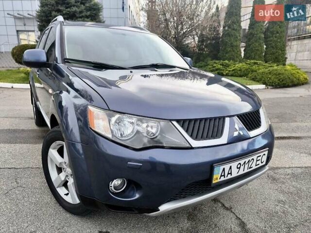 Синий Мицубиси Аутлендер ХЛ, объемом двигателя 3 л и пробегом 197 тыс. км за 9200 $, фото 12 на Automoto.ua