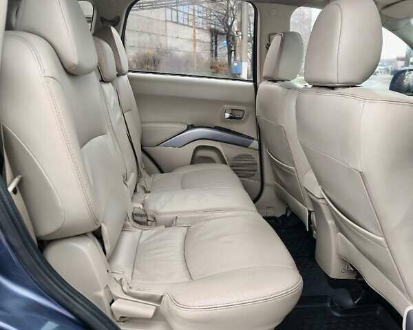 Синий Мицубиси Аутлендер ХЛ, объемом двигателя 3 л и пробегом 197 тыс. км за 9200 $, фото 21 на Automoto.ua