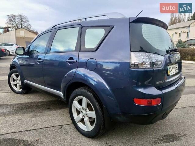 Синий Мицубиси Аутлендер ХЛ, объемом двигателя 3 л и пробегом 197 тыс. км за 9200 $, фото 4 на Automoto.ua