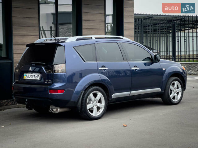 Синий Мицубиси Аутлендер ХЛ, объемом двигателя 2.4 л и пробегом 249 тыс. км за 8800 $, фото 10 на Automoto.ua