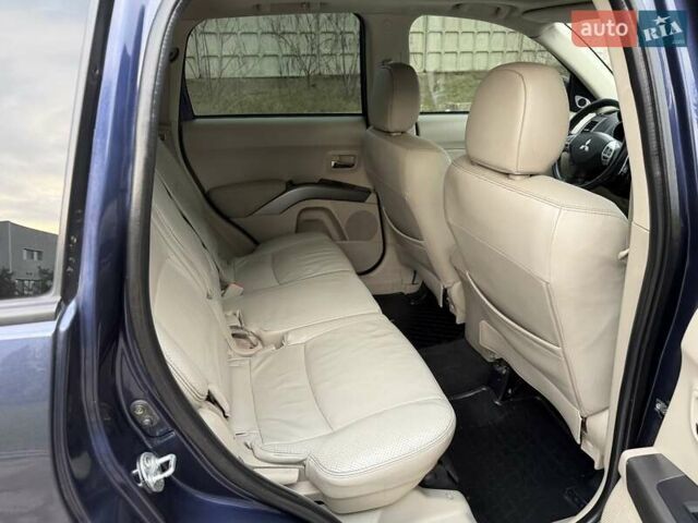 Синий Мицубиси Аутлендер ХЛ, объемом двигателя 3 л и пробегом 180 тыс. км за 9900 $, фото 20 на Automoto.ua