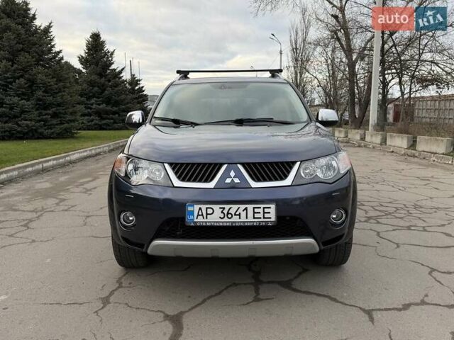 Синий Мицубиси Аутлендер ХЛ, объемом двигателя 3 л и пробегом 180 тыс. км за 9900 $, фото 2 на Automoto.ua