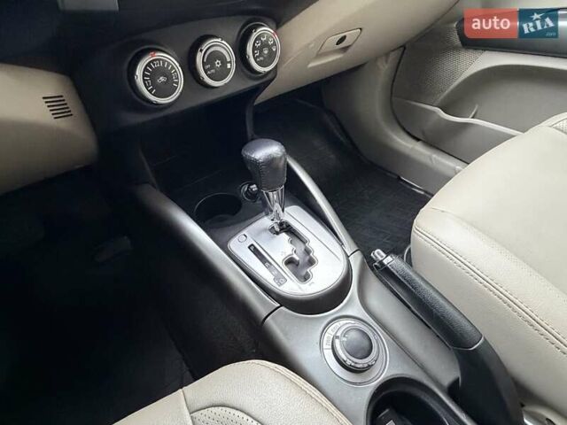 Синий Мицубиси Аутлендер ХЛ, объемом двигателя 3 л и пробегом 180 тыс. км за 9900 $, фото 27 на Automoto.ua