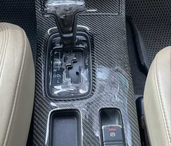 Белый Мицубиси Аутлендер, объемом двигателя 2.4 л и пробегом 150 тыс. км за 16000 $, фото 2 на Automoto.ua