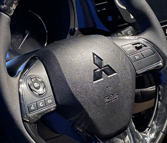 Белый Мицубиси Аутлендер, объемом двигателя 2.4 л и пробегом 150 тыс. км за 16000 $, фото 7 на Automoto.ua