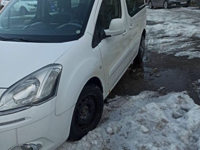 Білий Міцубісі Аутлендер, об'ємом двигуна 2 л та пробігом 279 тис. км за 3800 $, фото 1 на Automoto.ua