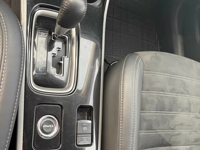 Белый Мицубиси Аутлендер, объемом двигателя 2.4 л и пробегом 168 тыс. км за 19500 $, фото 10 на Automoto.ua