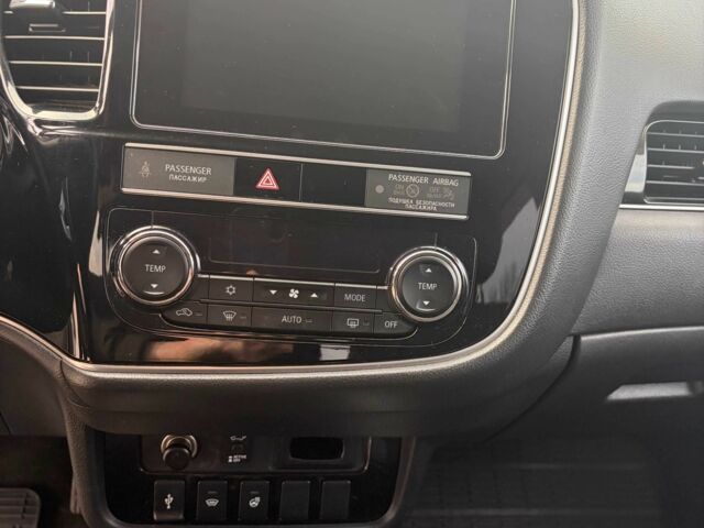 Белый Мицубиси Аутлендер, объемом двигателя 2.4 л и пробегом 168 тыс. км за 19500 $, фото 11 на Automoto.ua