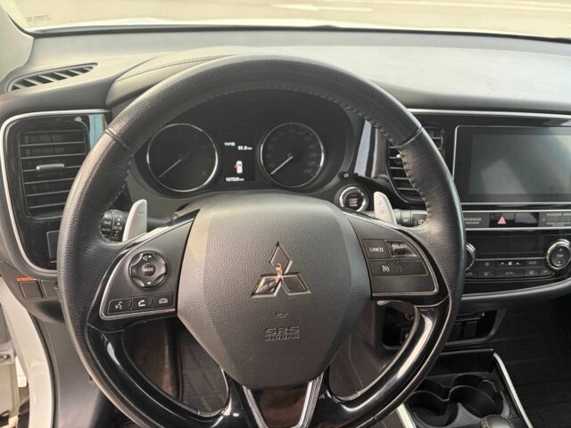 Белый Мицубиси Аутлендер, объемом двигателя 2.4 л и пробегом 168 тыс. км за 19500 $, фото 9 на Automoto.ua