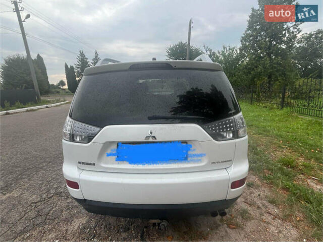Білий Міцубісі Аутлендер, об'ємом двигуна 2 л та пробігом 269 тис. км за 7900 $, фото 13 на Automoto.ua