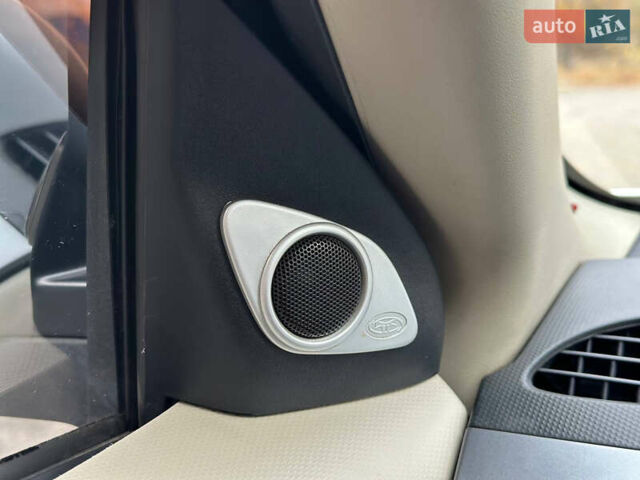 Белый Мицубиси Аутлендер, объемом двигателя 2.36 л и пробегом 160 тыс. км за 9299 $, фото 28 на Automoto.ua