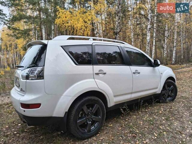 Мицубиси Аутлендер 2008 в Лебедине на Automoto.ua Белый Мицубиси Аутлендер, объемом двигателя 3 л и пробегом 150 тыс. км за 10000 $, фото 8 на Automoto.ua