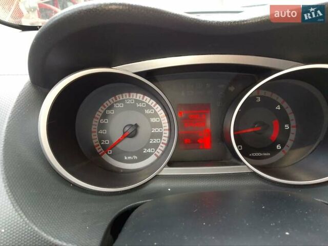 Білий Міцубісі Аутлендер, об'ємом двигуна 2.18 л та пробігом 275 тис. км за 9500 $, фото 5 на Automoto.ua