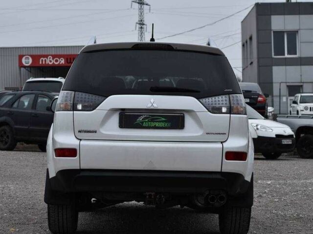 Білий Міцубісі Аутлендер, об'ємом двигуна 2.2 л та пробігом 275 тис. км за 9650 $, фото 2 на Automoto.ua