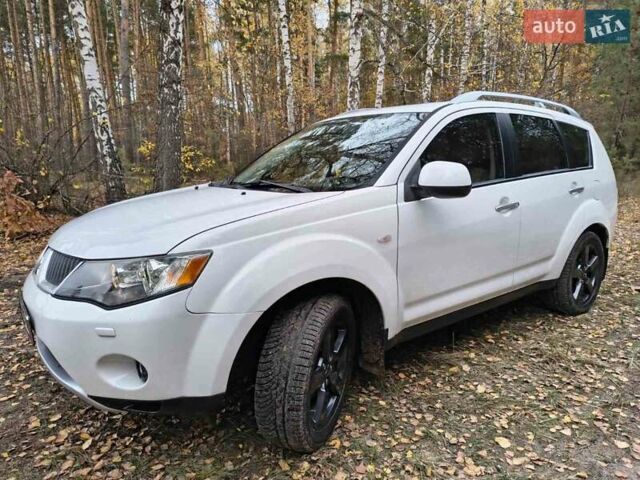Мицубиси Аутлендер 2008 в Лебедине на Automoto.ua Белый Мицубиси Аутлендер, объемом двигателя 3 л и пробегом 150 тыс. км за 10000 $, фото 34 на Automoto.ua