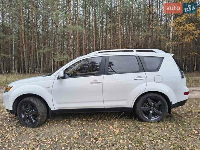 Мицубиси Аутлендер 2008 в Лебедине на Automoto.ua Белый Мицубиси Аутлендер, объемом двигателя 3 л и пробегом 150 тыс. км за 10000 $, фото 9 на Automoto.ua