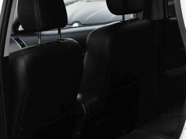 Білий Міцубісі Аутлендер, об'ємом двигуна 2.2 л та пробігом 275 тис. км за 9650 $, фото 22 на Automoto.ua