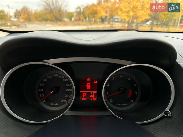 Белый Мицубиси Аутлендер, объемом двигателя 2.36 л и пробегом 160 тыс. км за 9299 $, фото 29 на Automoto.ua