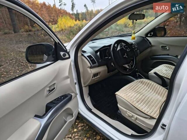 Мицубиси Аутлендер 2008 в Лебедине на Automoto.ua Белый Мицубиси Аутлендер, объемом двигателя 3 л и пробегом 150 тыс. км за 10000 $, фото 28 на Automoto.ua