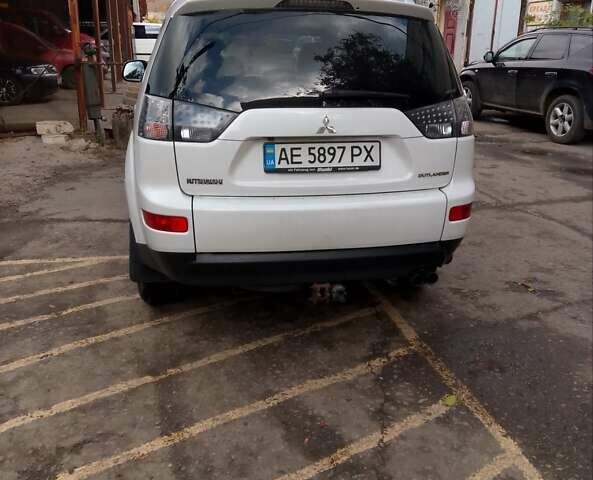 Білий Міцубісі Аутлендер, об'ємом двигуна 2.18 л та пробігом 275 тис. км за 9500 $, фото 1 на Automoto.ua