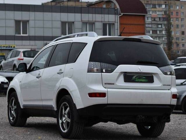 Білий Міцубісі Аутлендер, об'ємом двигуна 2.2 л та пробігом 275 тис. км за 9650 $, фото 3 на Automoto.ua