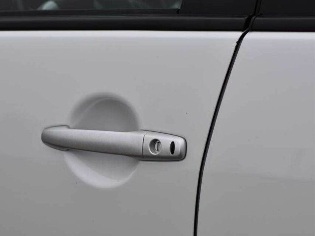 Білий Міцубісі Аутлендер, об'ємом двигуна 2.2 л та пробігом 275 тис. км за 9650 $, фото 6 на Automoto.ua