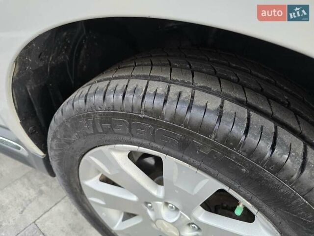 Білий Міцубісі Аутлендер, об'ємом двигуна 2.36 л та пробігом 178 тис. км за 10200 $, фото 50 на Automoto.ua