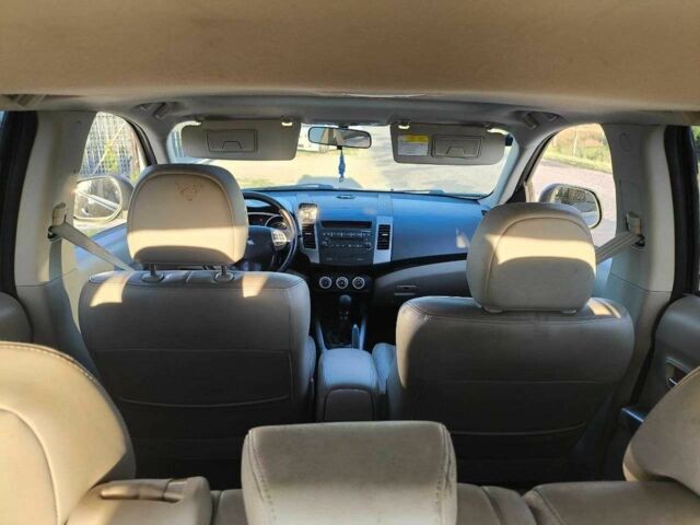 Белый Мицубиси Аутлендер, объемом двигателя 2 л и пробегом 170 тыс. км за 3744 $, фото 12 на Automoto.ua