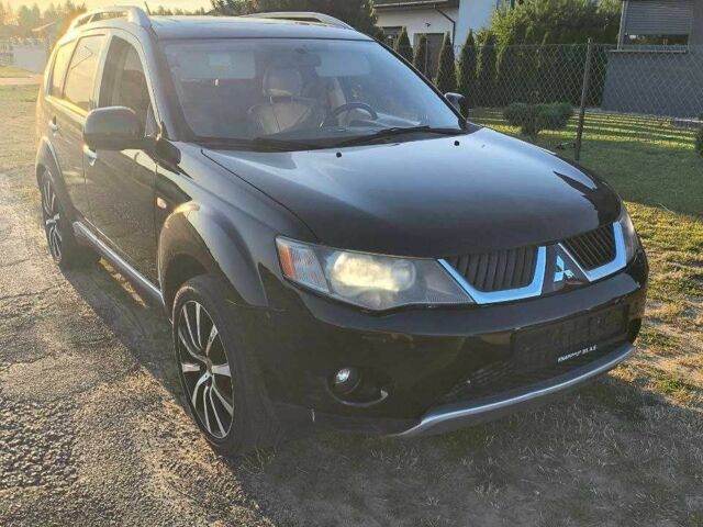 Белый Мицубиси Аутлендер, объемом двигателя 2 л и пробегом 170 тыс. км за 3744 $, фото 8 на Automoto.ua