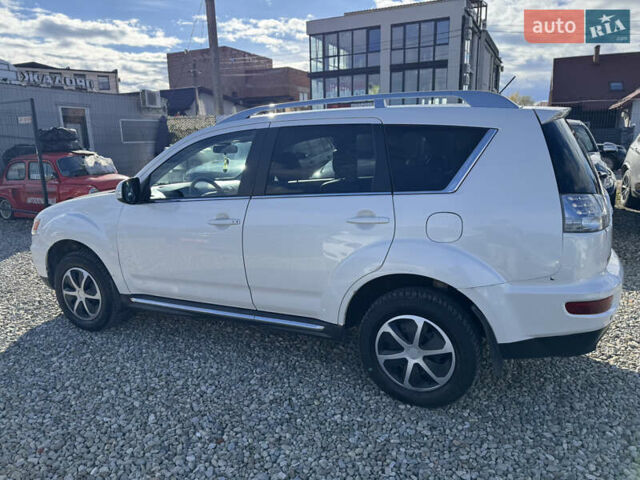Белый Мицубиси Аутлендер, объемом двигателя 2.18 л и пробегом 271 тыс. км за 8700 $, фото 7 на Automoto.ua