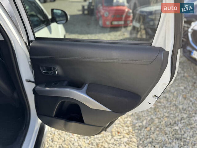 Белый Мицубиси Аутлендер, объемом двигателя 2.18 л и пробегом 271 тыс. км за 8700 $, фото 25 на Automoto.ua