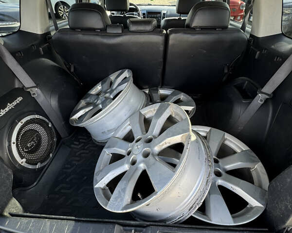 Белый Мицубиси Аутлендер, объемом двигателя 2.18 л и пробегом 271 тыс. км за 8700 $, фото 20 на Automoto.ua