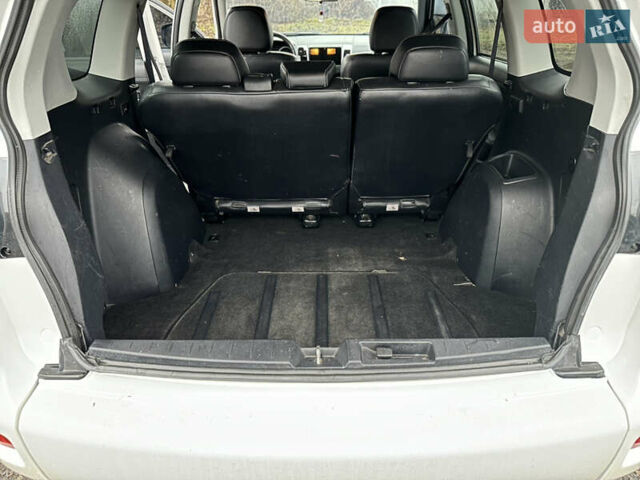 Белый Мицубиси Аутлендер, объемом двигателя 2.2 л и пробегом 266 тыс. км за 9300 $, фото 19 на Automoto.ua