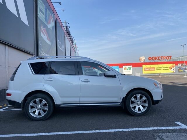 Білий Міцубісі Аутлендер, об'ємом двигуна 2.2 л та пробігом 260 тис. км за 11000 $, фото 15 на Automoto.ua